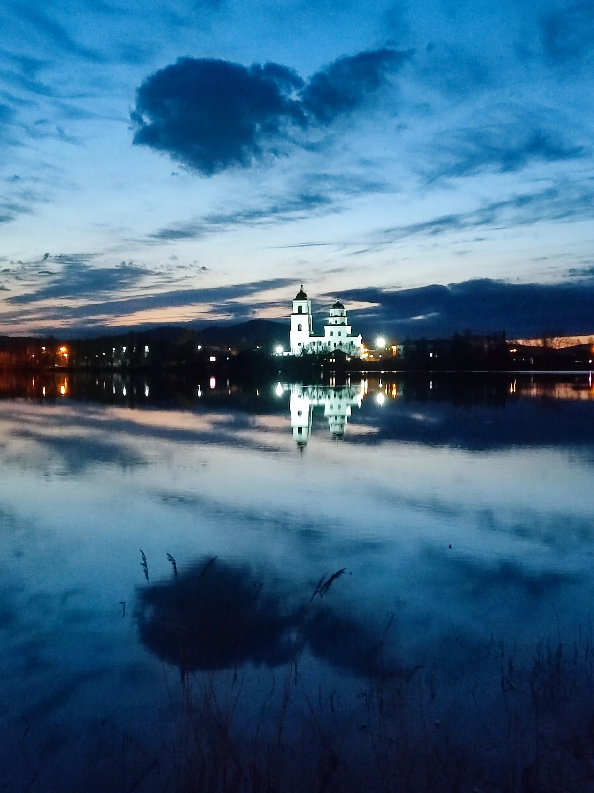 Вечерело