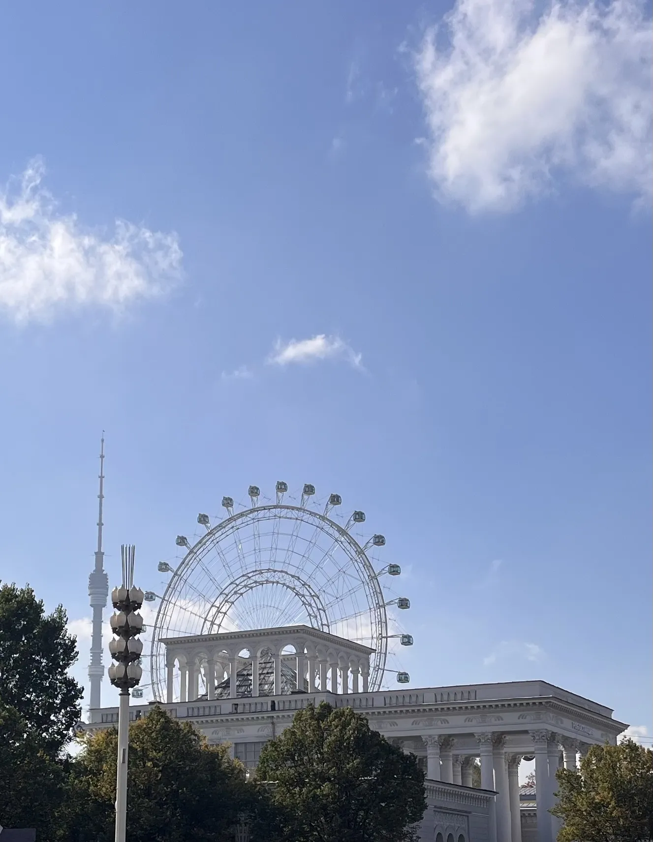 Мгновение света во времени