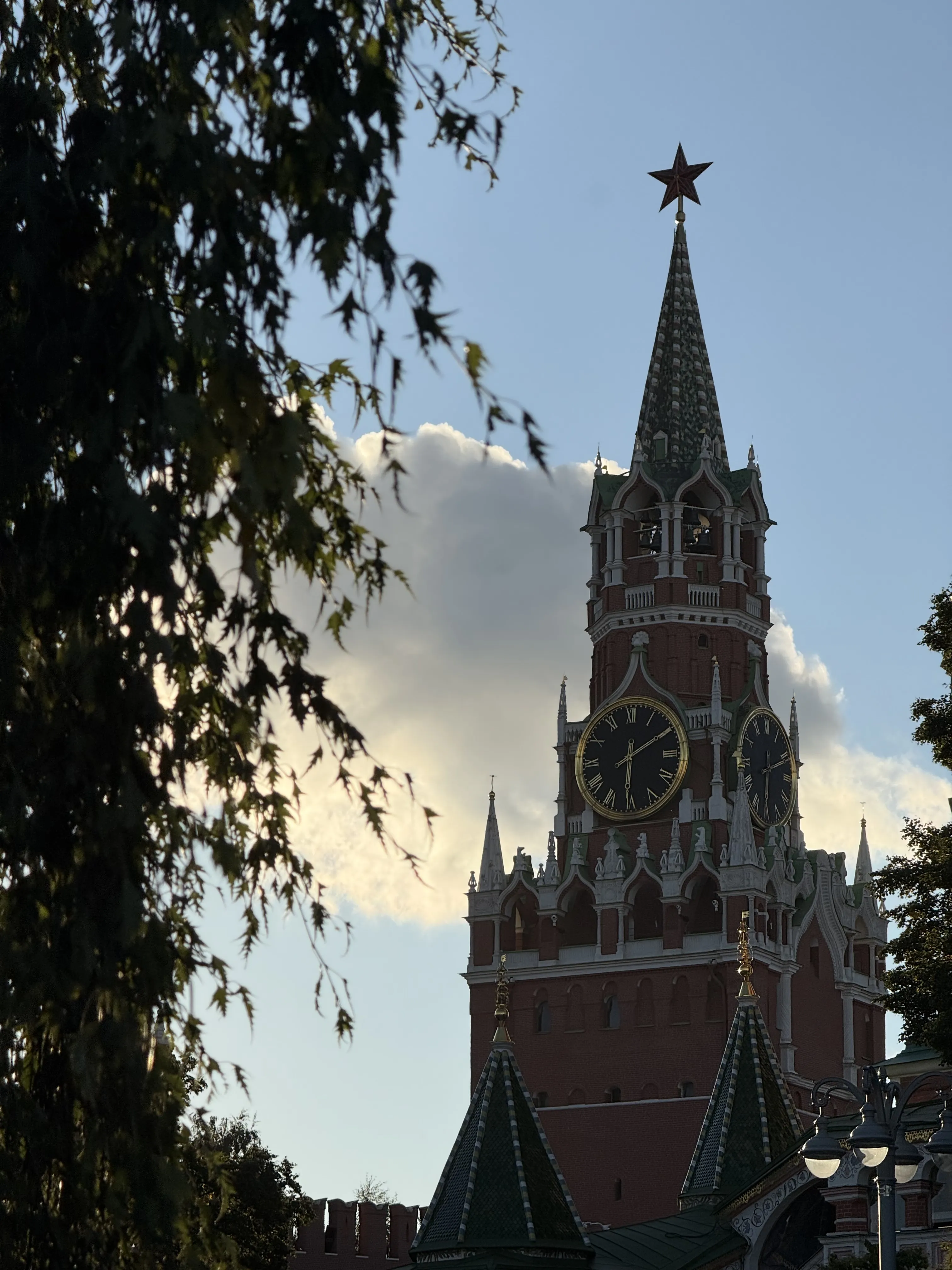 Московское время