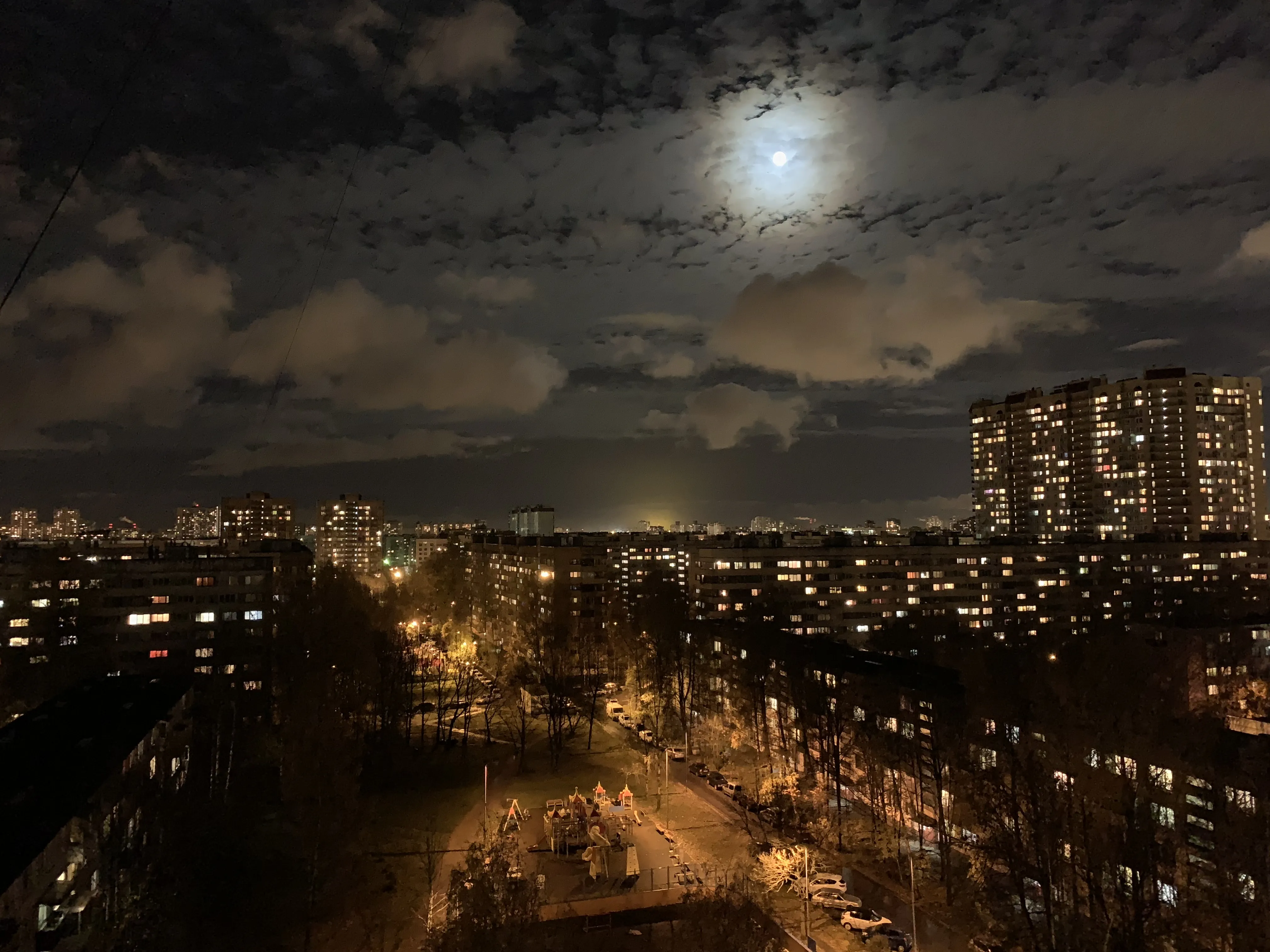 XS в ночи