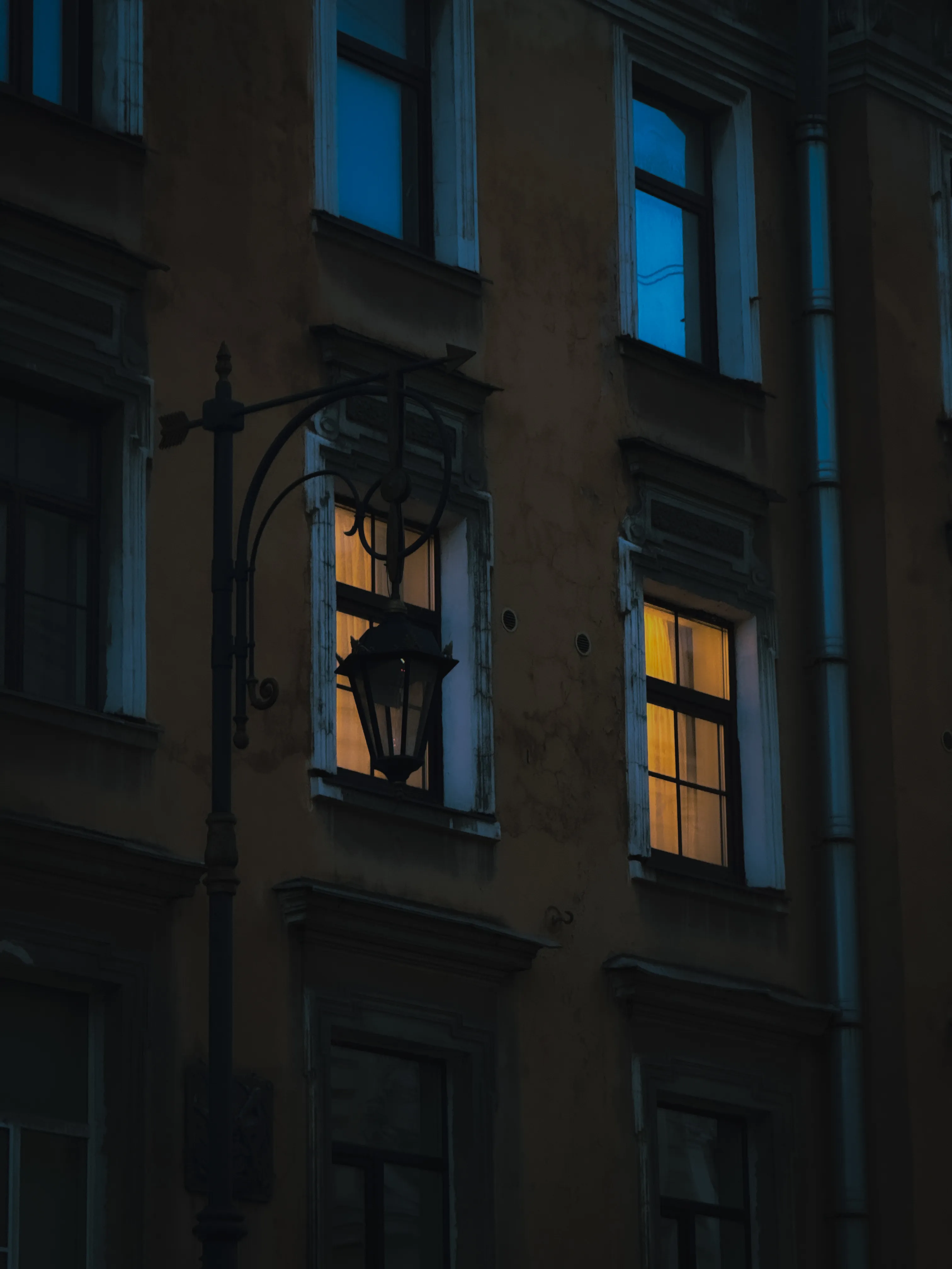 Там, за окном…