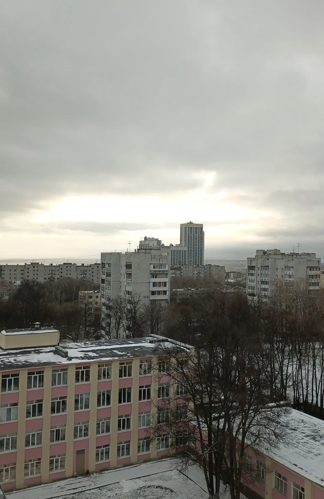Мне нравится смотреть на город из твоего окна
